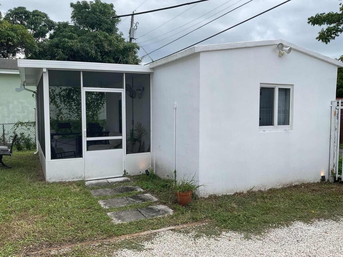 Tiny In Near Wynwood Fast Wifi Apartment