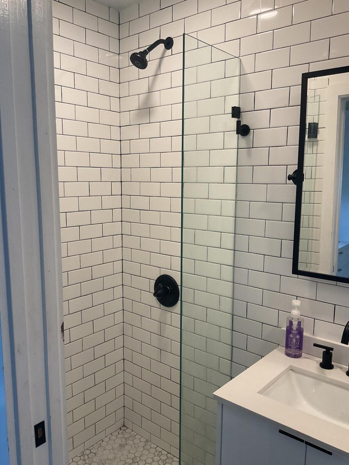 Tiny In Near Wynwood Fast Wifi Apartment